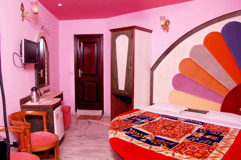 Hotel Karat 87 Inn New Delhi Bagian luar foto