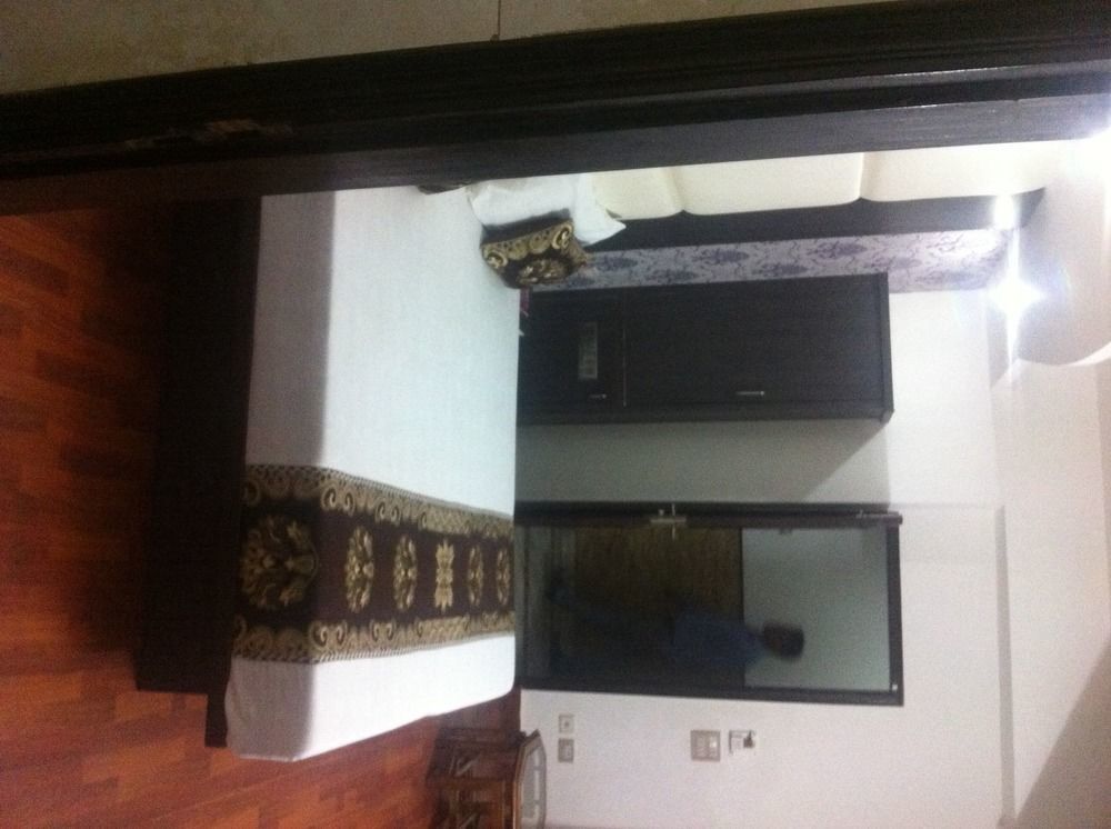 Hotel Karat 87 Inn New Delhi Bagian luar foto
