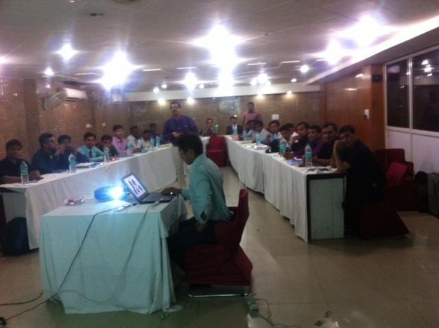 Hotel Karat 87 Inn New Delhi Bagian luar foto